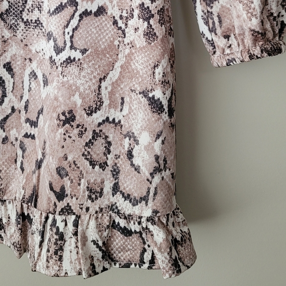 Dynamite Snakeprint Dress w/Sweetheart Neckline and Ruffle Hem - Picture 8 of 15